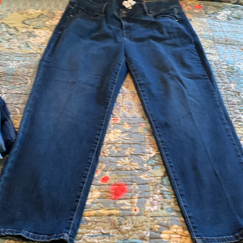 Lane Bryant. Flex magic waistband, TightTummy, stretch Straight leg, hi-rise 20s